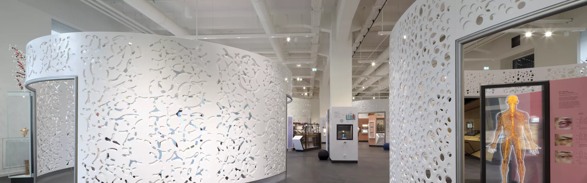 New exhibition at the Deutsches Museum uses high-tech HIMACS walls