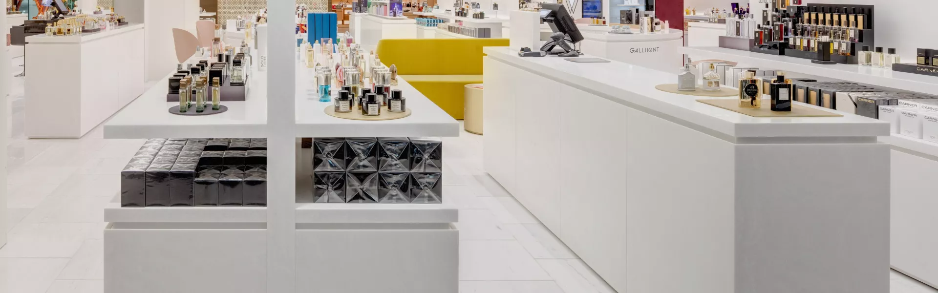 HIMACS and John Pawson bring back light to a beauty store in Germany