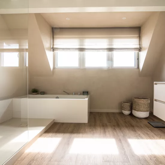 A refined bathroom in HIMACS exuding harmony and serenity