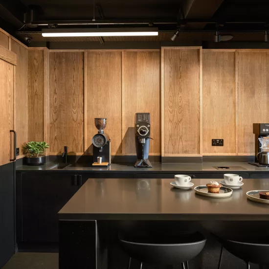 HIMACS gives Thomson’s Coffee HQ a rich and deep flavour, just like its coffee