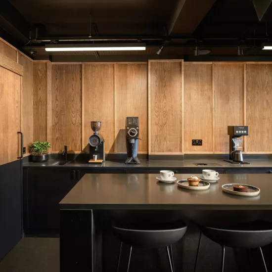 HIMACS gives Thomson’s Coffee HQ a rich and deep flavour, just like its coffee