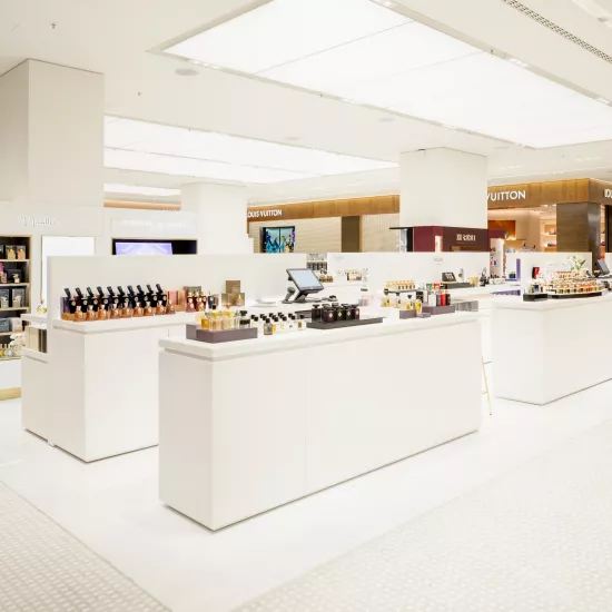 HIMACS and John Pawson bring back light to a beauty store in Germany