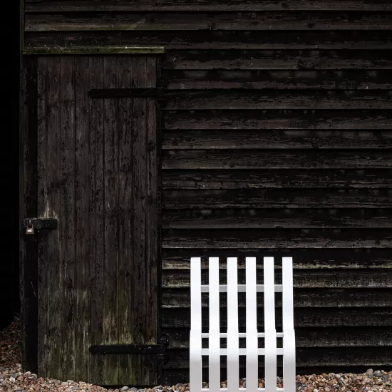 CURVE Outdoor: A light and airy HIMACS bench with flowing curves