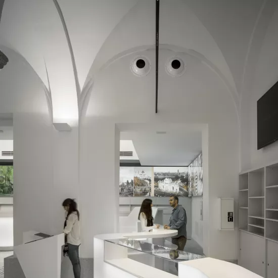 HIMACS: Redesign of the Tourist Office at Plaza Mayor in Madrid