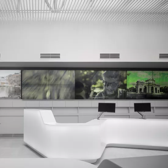 HIMACS: Redesign of the Tourist Office at Plaza Mayor in Madrid