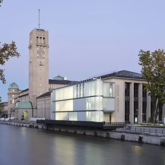 New exhibition at the Deutsches Museum uses high-tech HIMACS walls