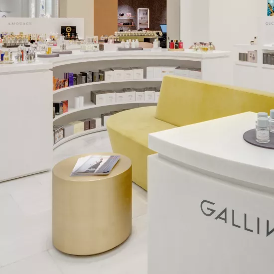 HIMACS and John Pawson bring back light to a beauty store in Germany