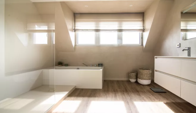 Un cuarto de baño armonioso y minimalista con HIMACS