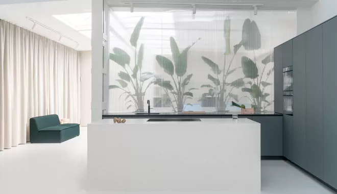 HIMACS verleiht Kölner Designbüro einen raffinierten und modernen Look mit natürlicher Ausstrahlung