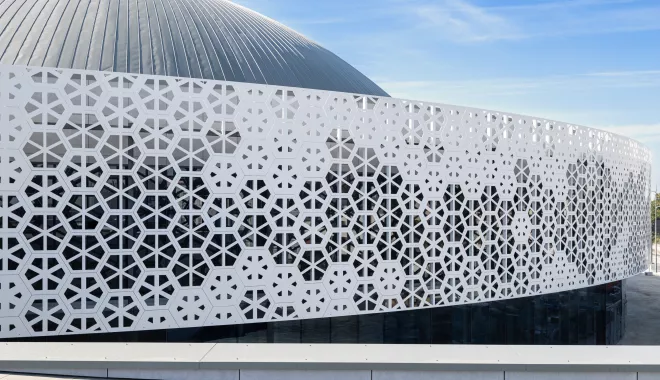 Urania Sport- und Entertainment-Arena in Olsztyn erhält markante HIMACS-Fassade
