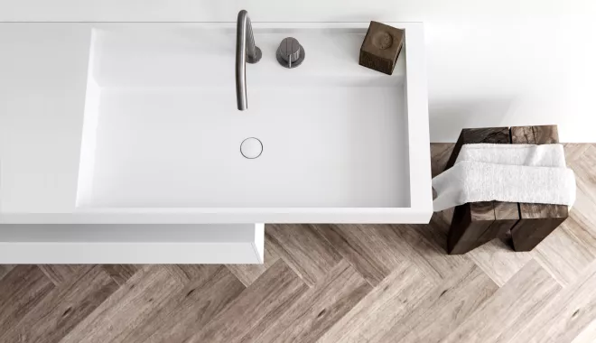HIMACS: Contemporary bathroom styling by Baths by Clay 