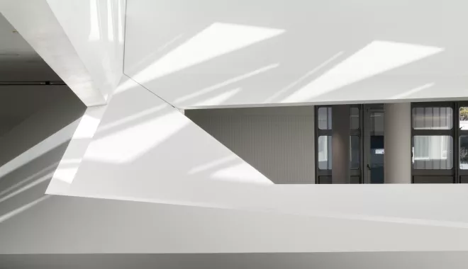 Una nueva dimensión de la geometría: La estructura poligonal de HIMACS  en el edificio HVB Tower de Múnich