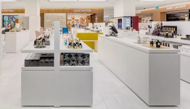 HIMACS and John Pawson bring back light to a beauty store in Germany