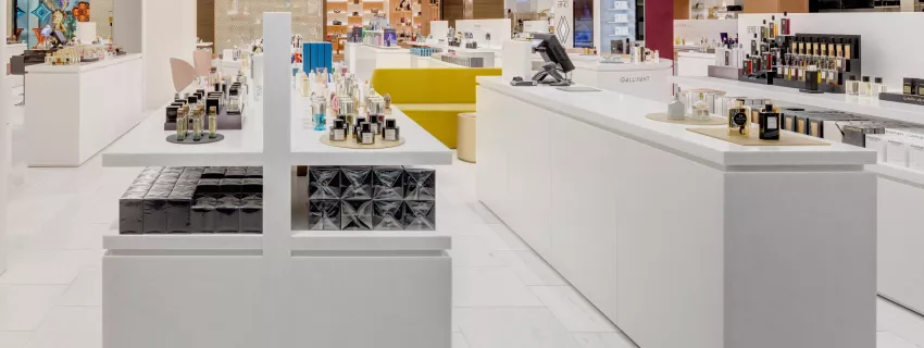 HIMACS und John Pawson setzen Beauty Store in Deutschland in Szene