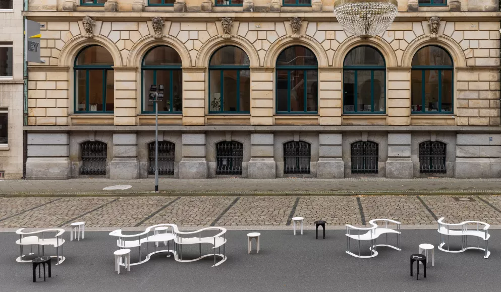 L'art de la conversation : le mobilier sculptural en HIMACS par Lena Marie Emrich