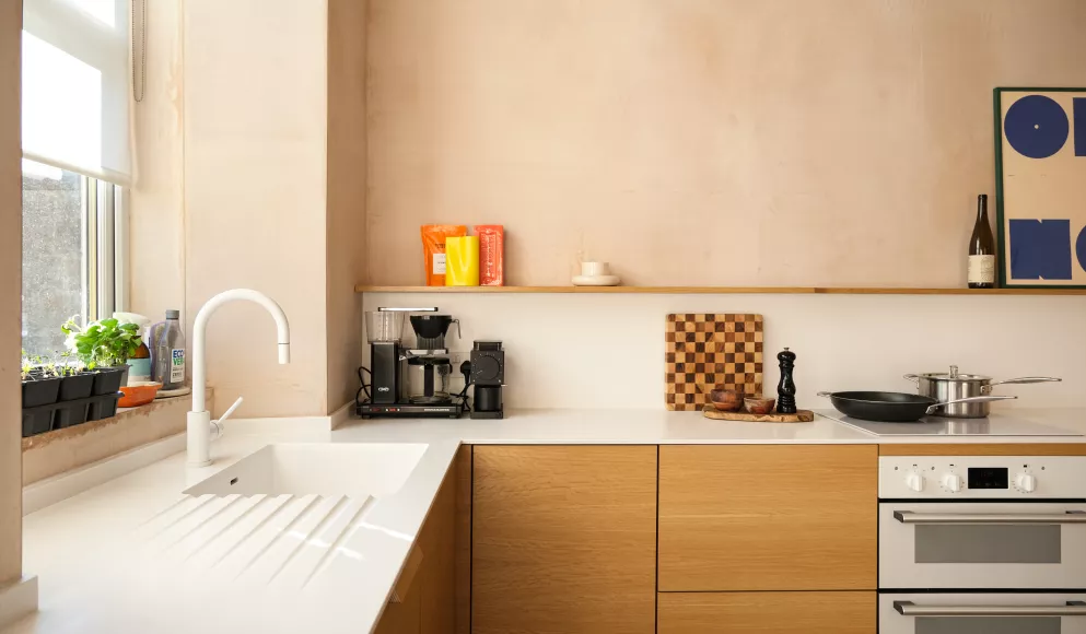 Warm minimalism in Glasgow: a Japandi style kitchen with HIMACS