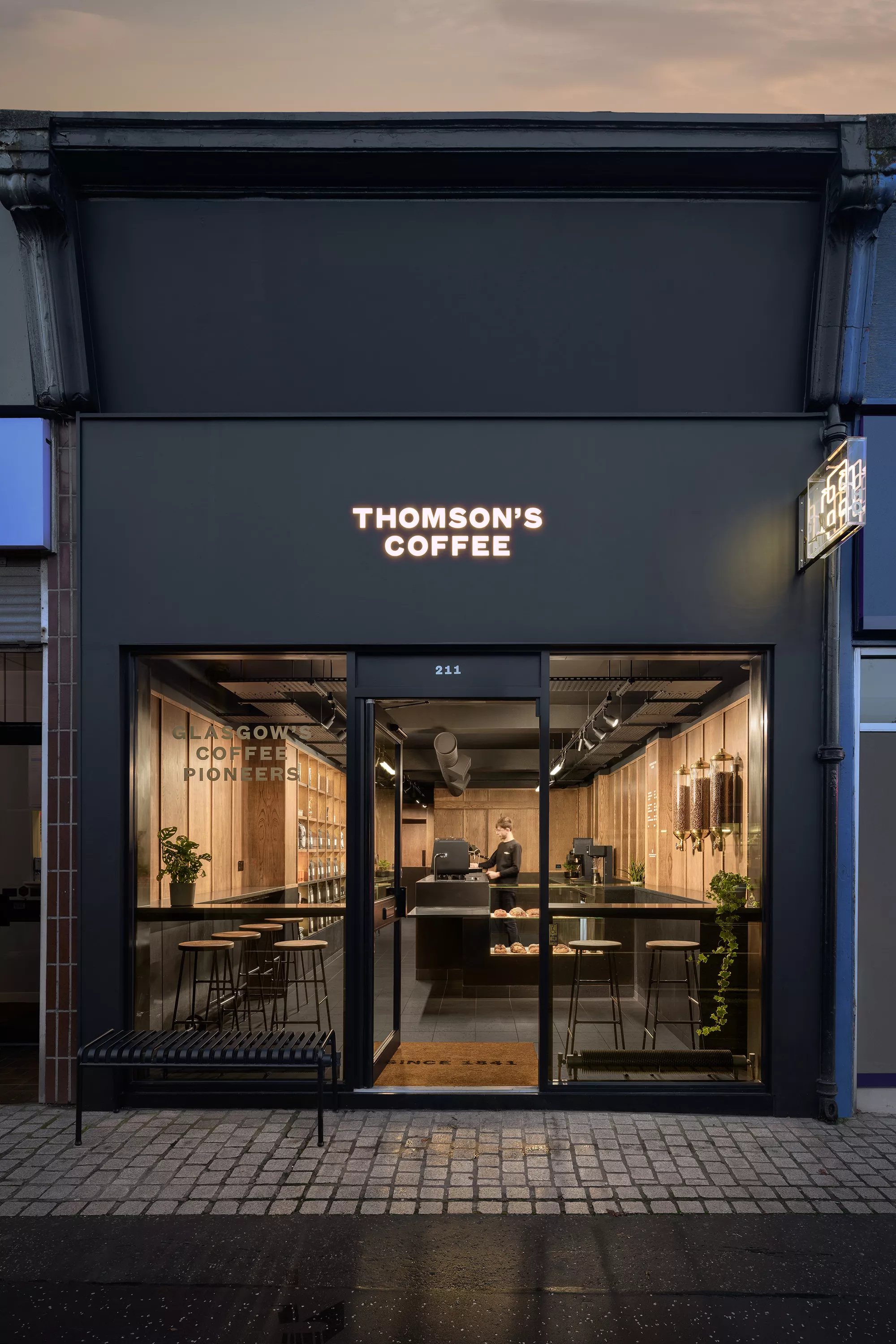 HIMACS gives Thomson’s Coffee HQ a rich and deep flavour, just like its coffee