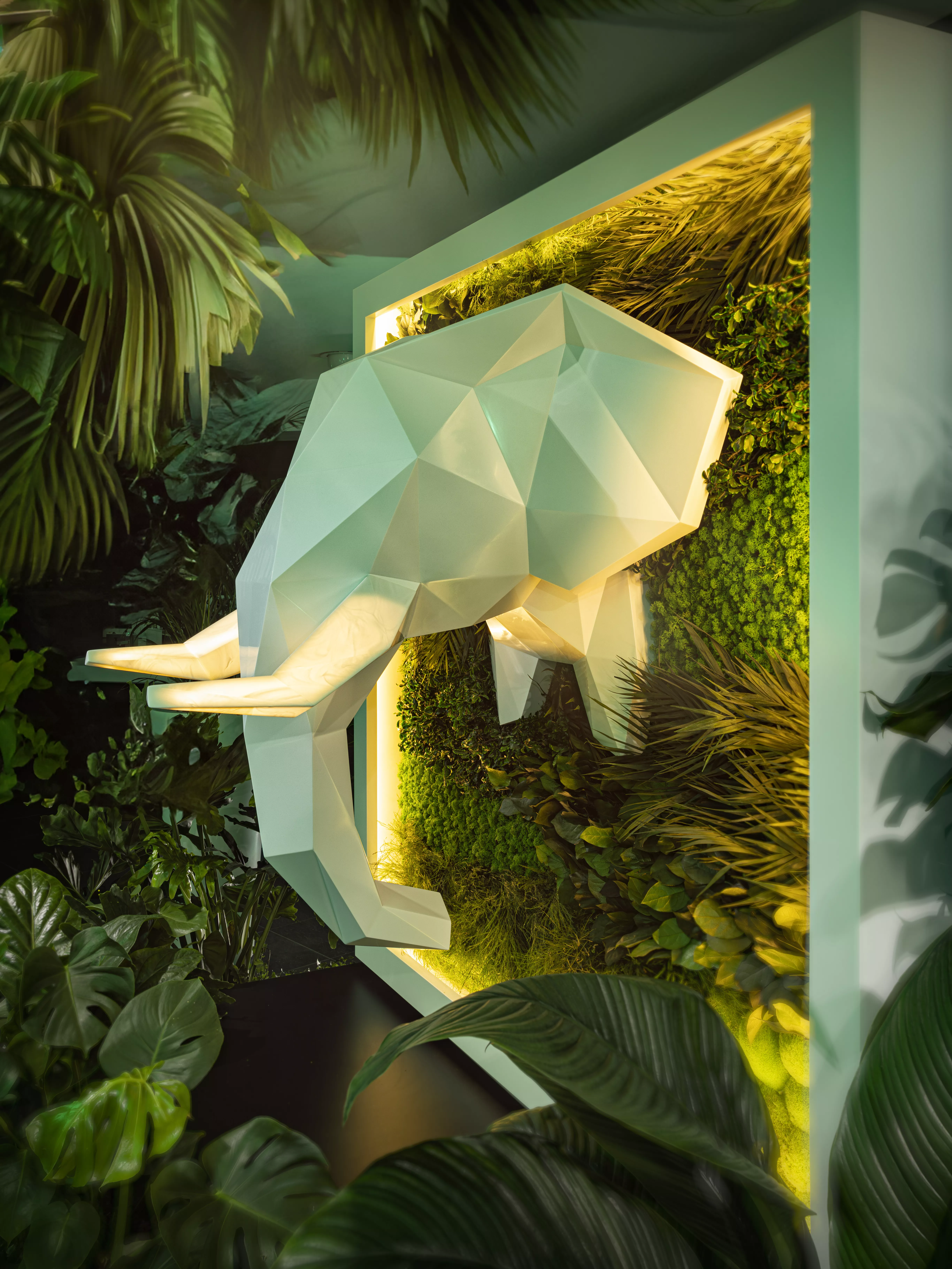 HIMACS and Aska invite you to venture into a pop-up jungle in the heart of Paris