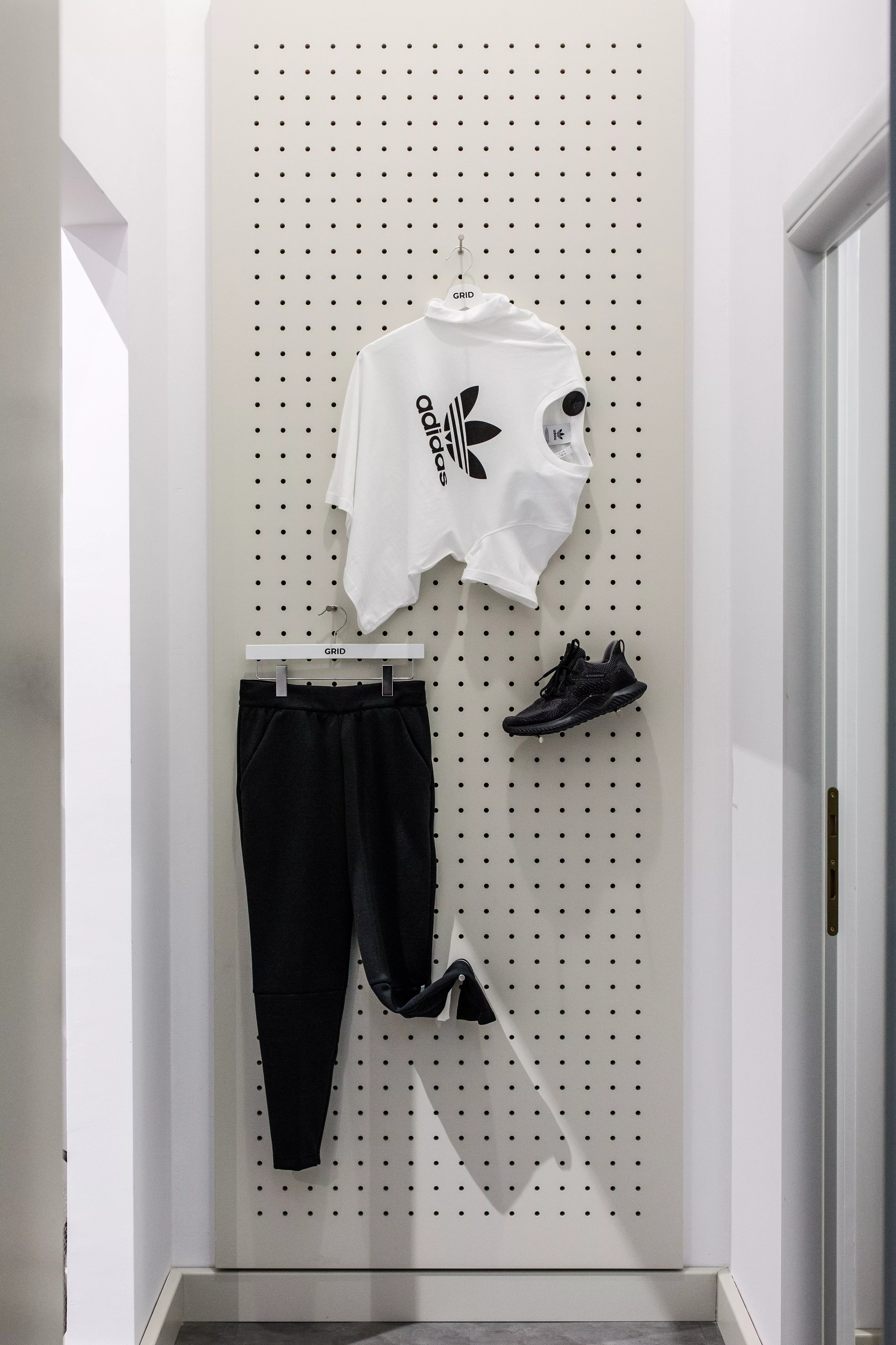 HIMACS Concrete creates a cool, urban look in  GRID store