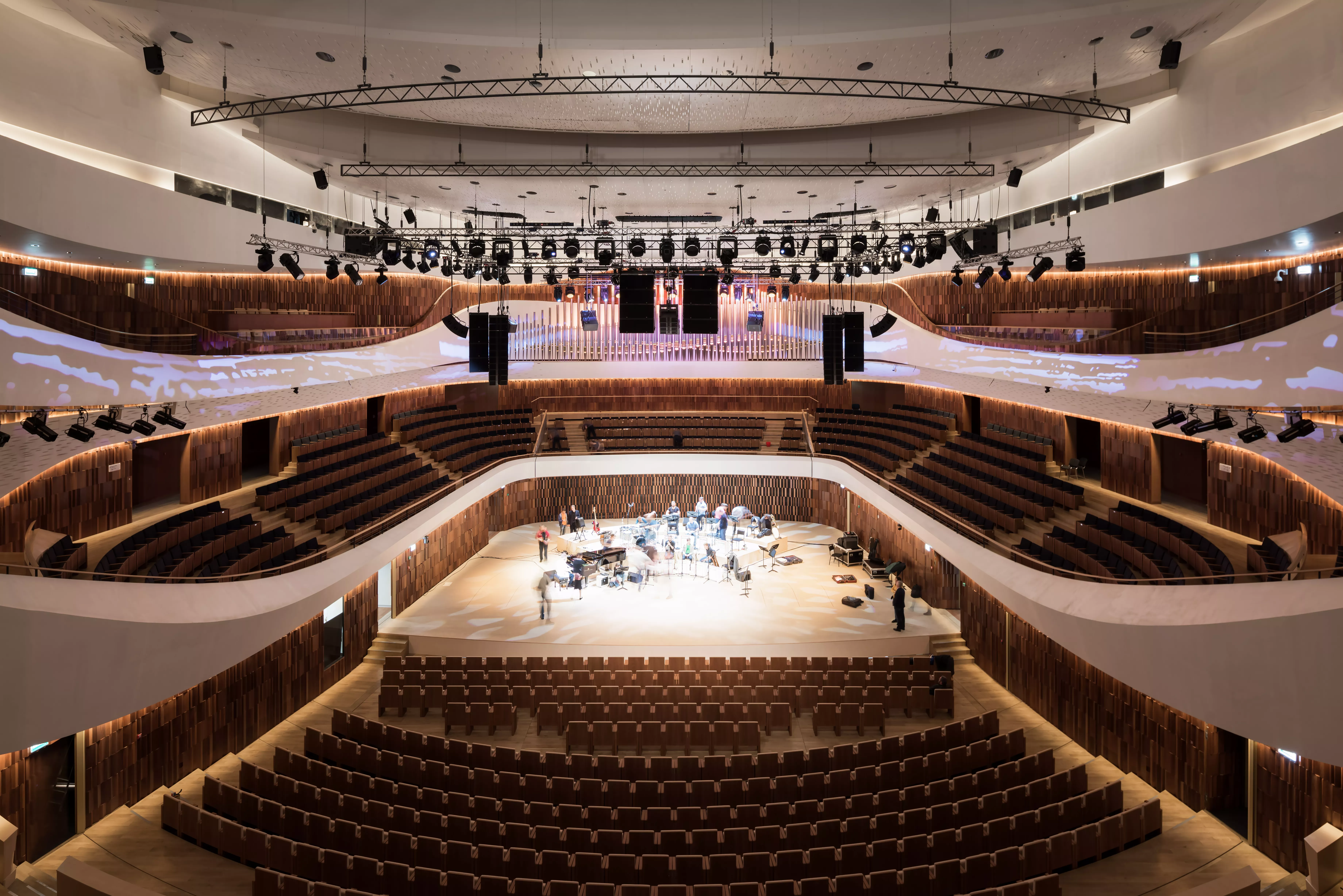 Zaryadye Concert Hall in Moscow with HIMACS