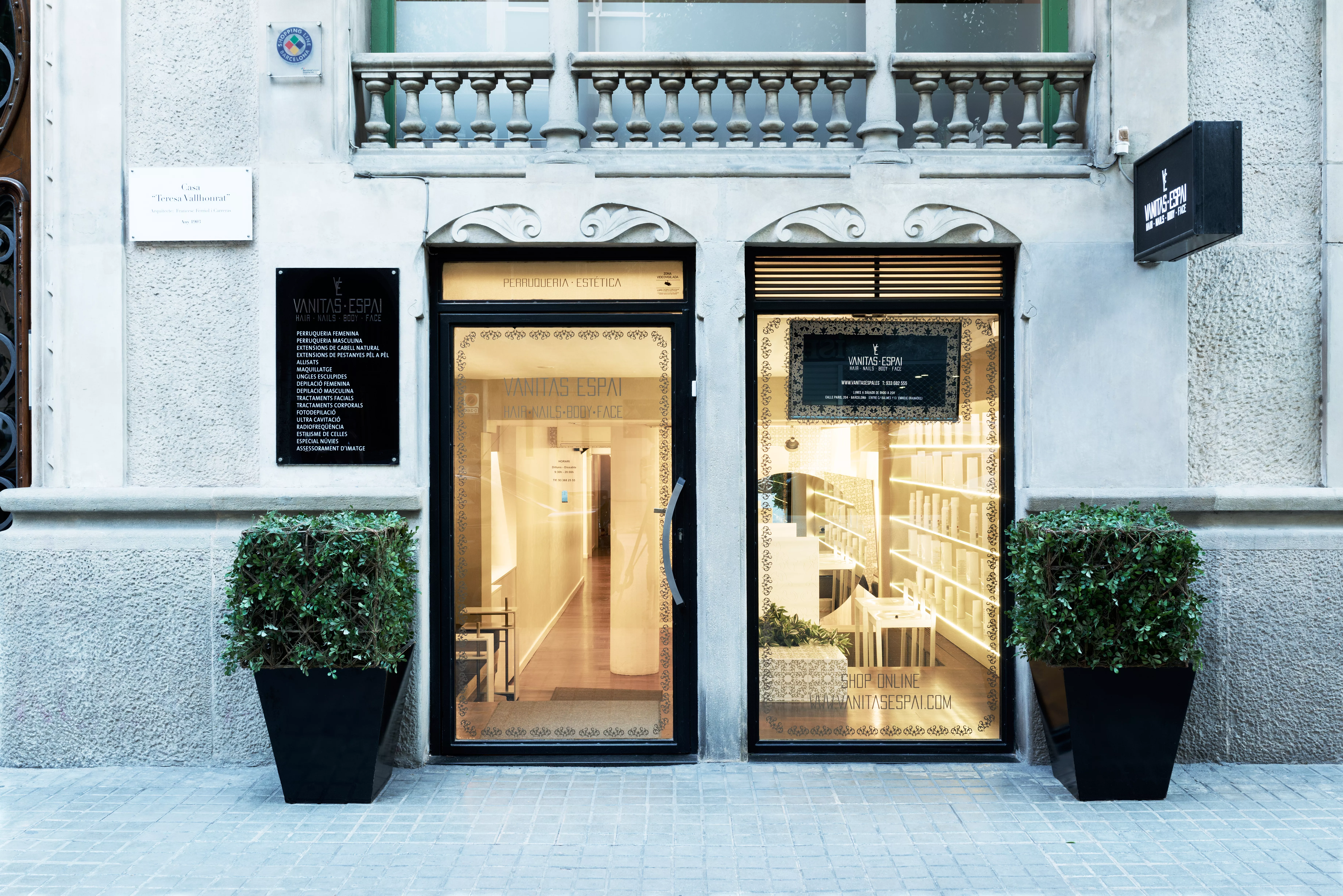 HIMACS decks out the beauty salon Vanitas Espai in Barcelona