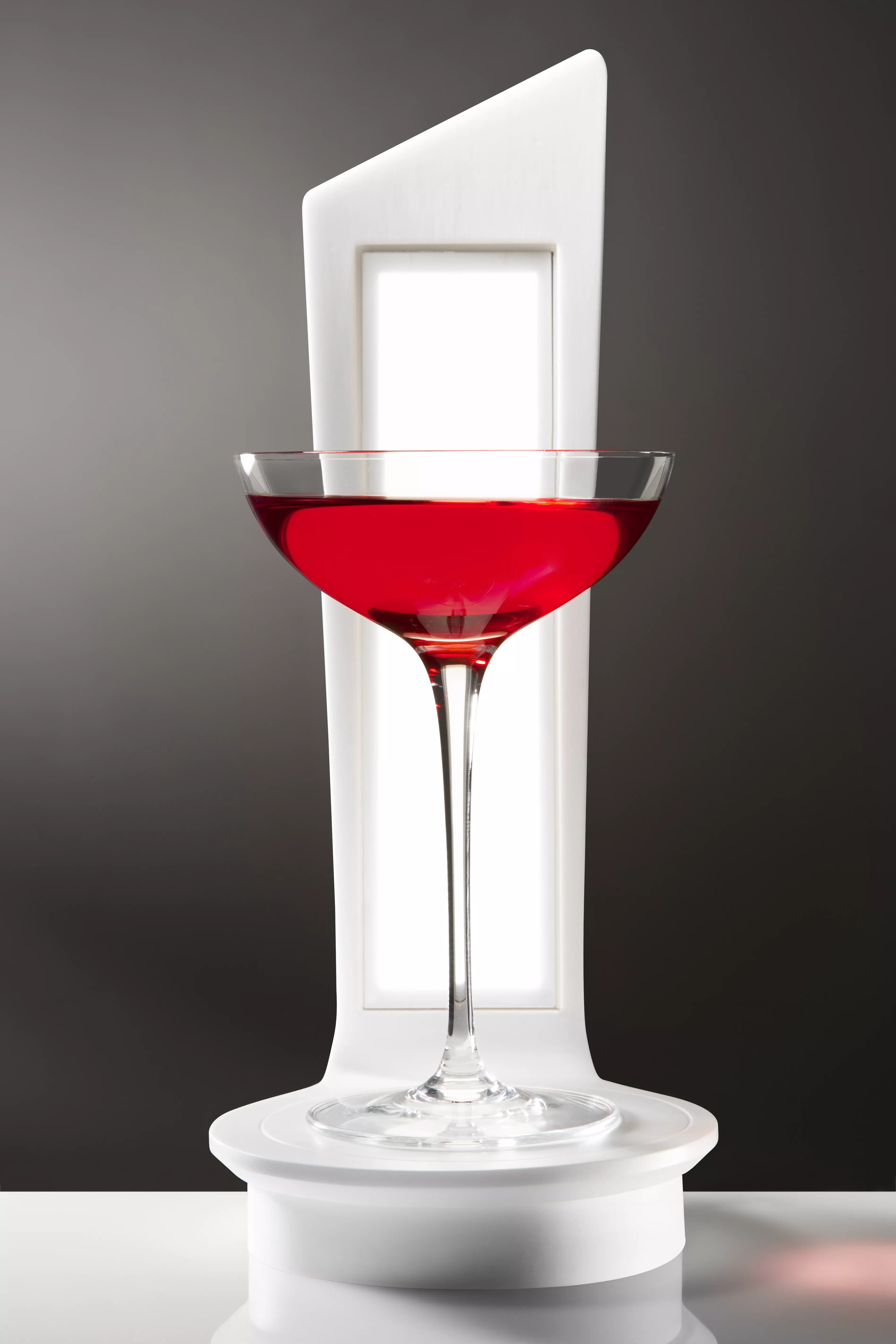 WineOLED: innovative wireless lamp in HIMACS for wine lovers
