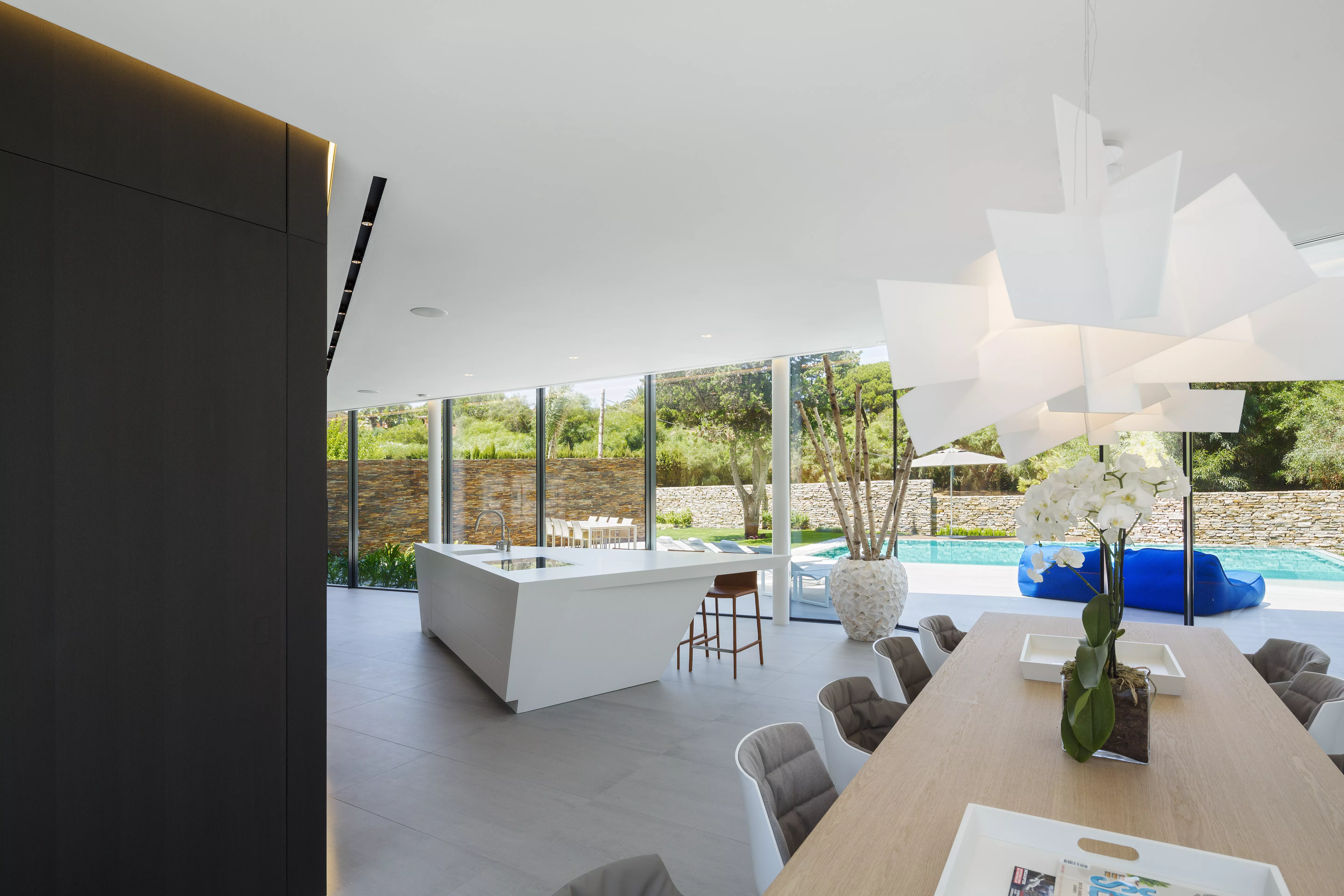 HIMACS für die luxuriöse Cool Blue Villa in Marbella