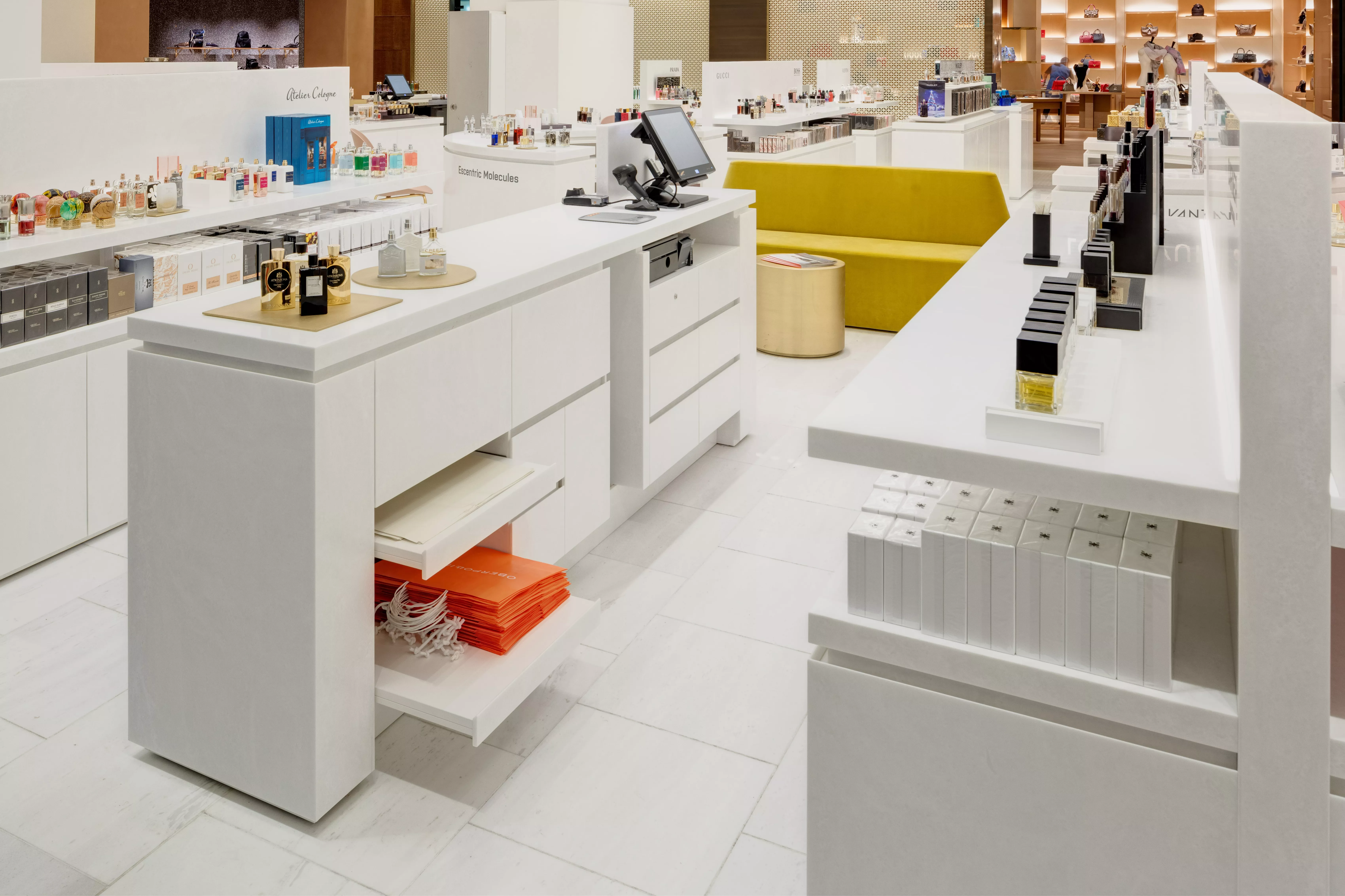 HIMACS and John Pawson bring back light to a beauty store in Germany