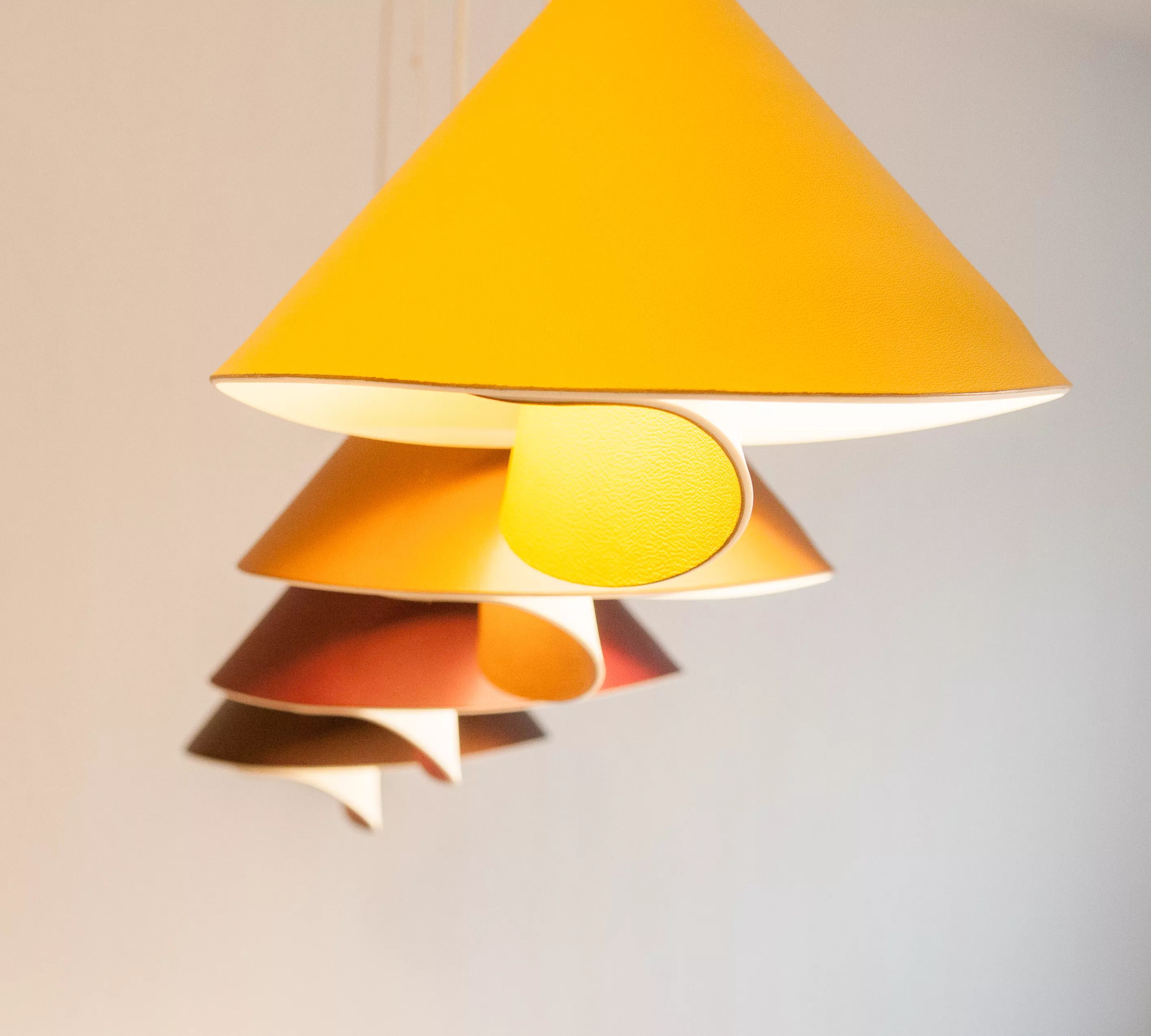 The return of the iconic Tulip lamp, with an elegant new pendant version