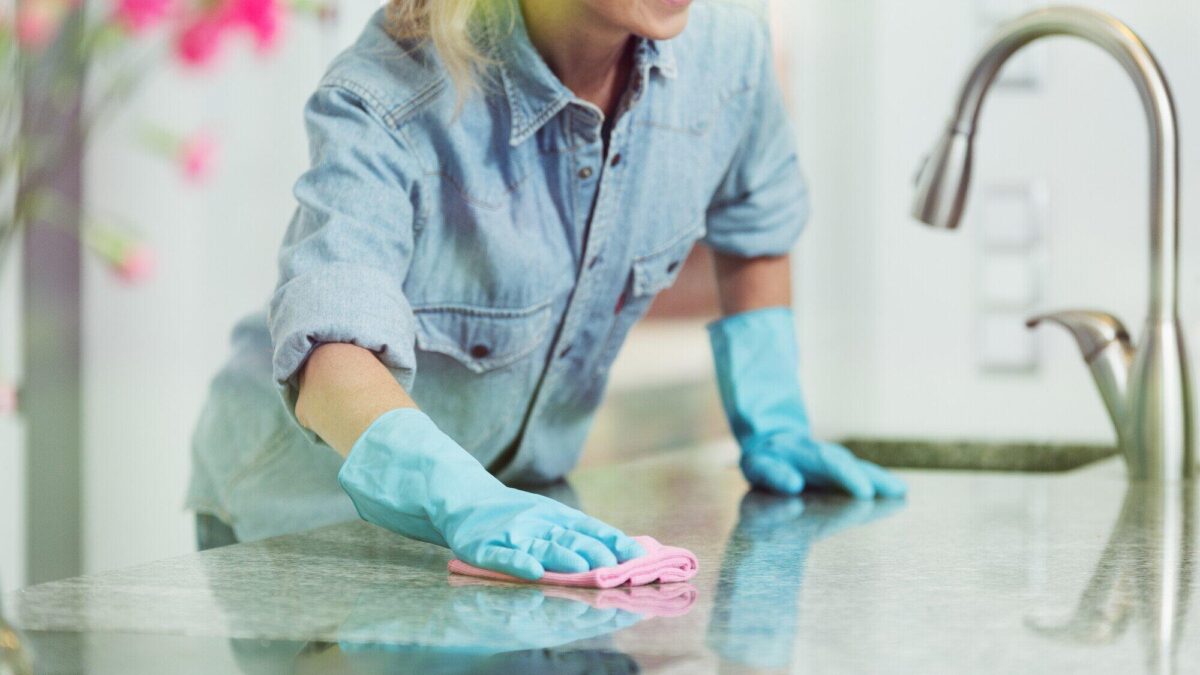 What Is the Best Thing to Use to Clean Quartz Countertops?