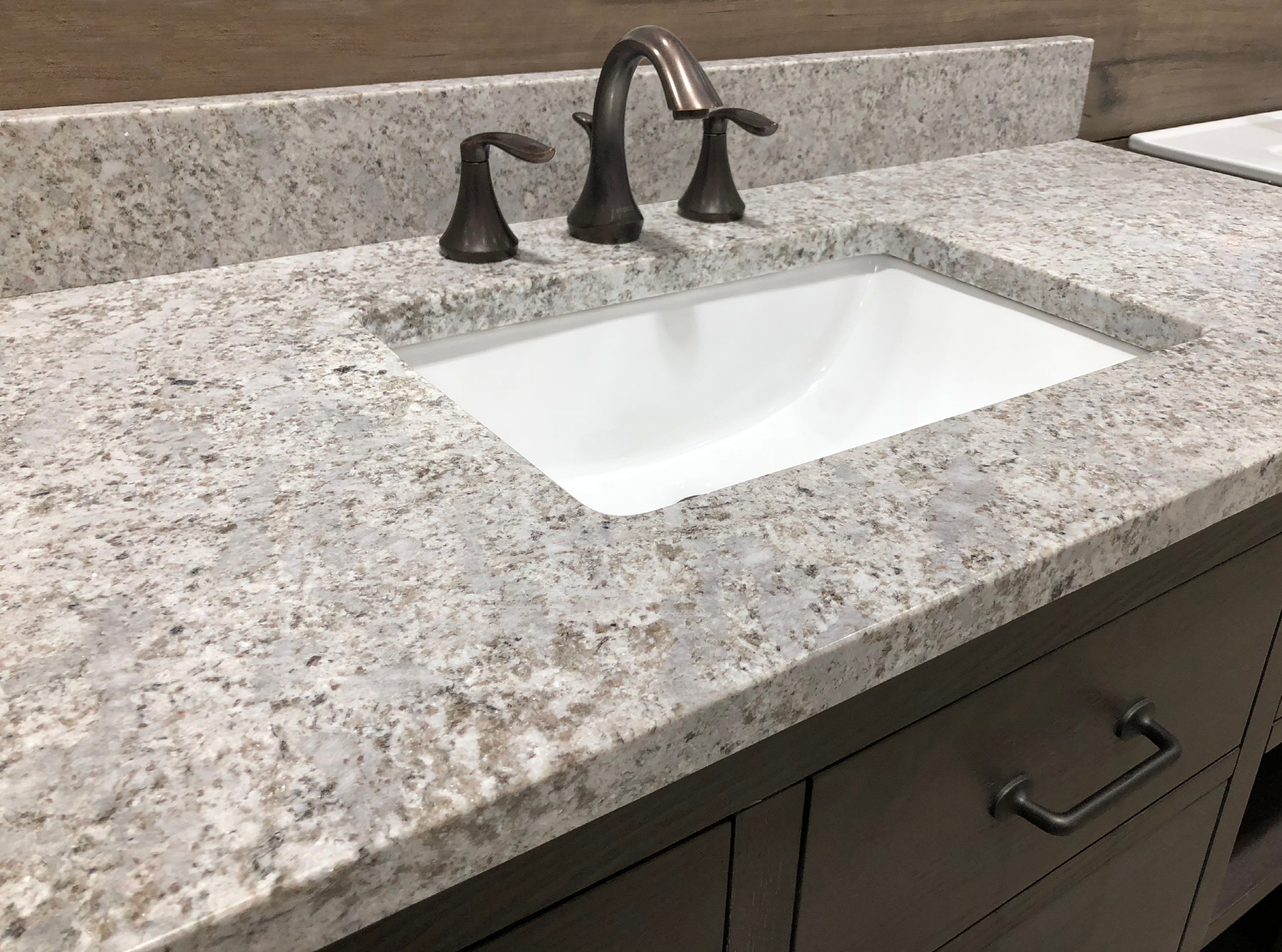 Undermount sinks create a simple and modern look.