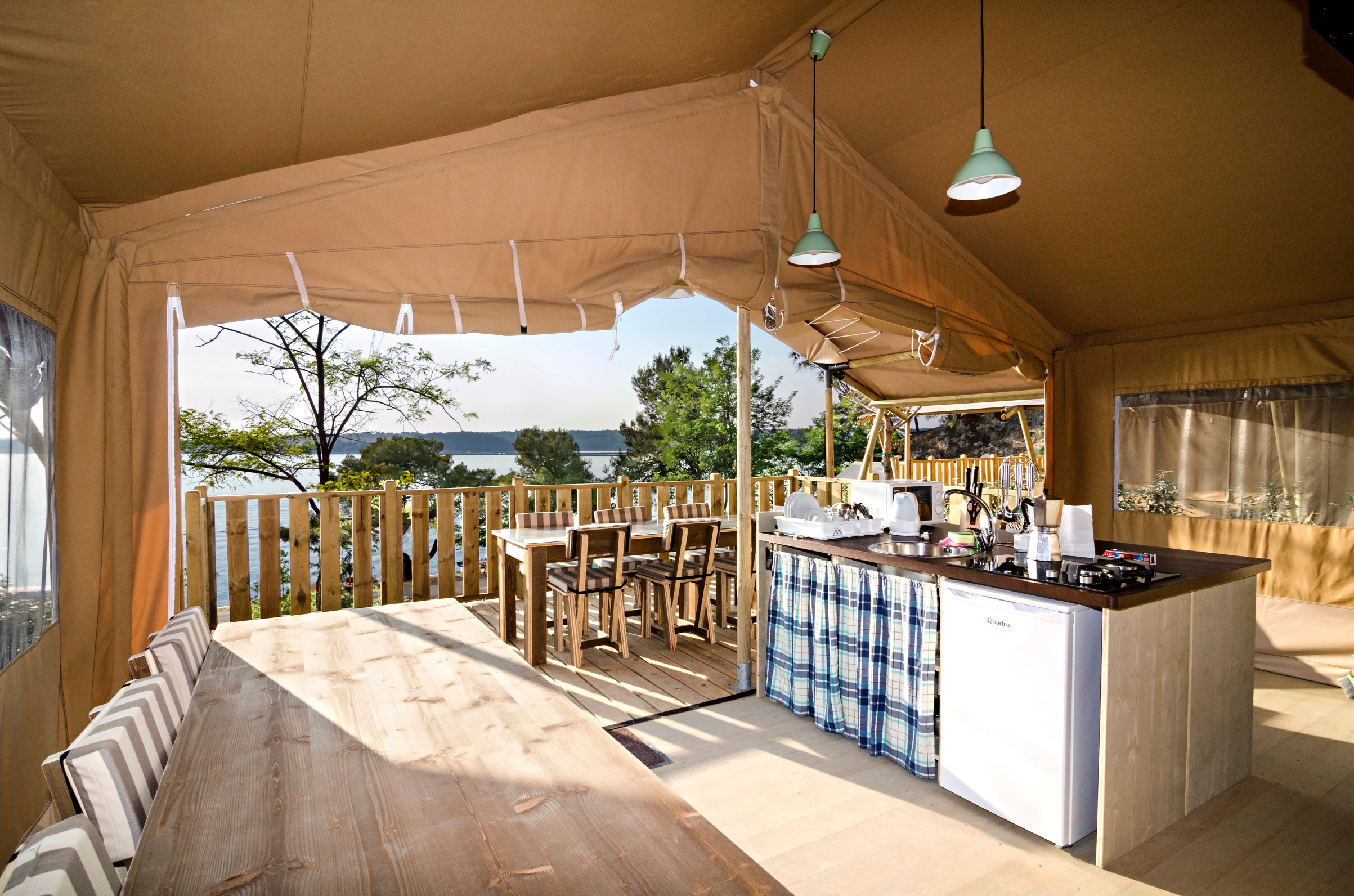 Good lighting is the finishing touch that completes a stylish outdoor kitchen.